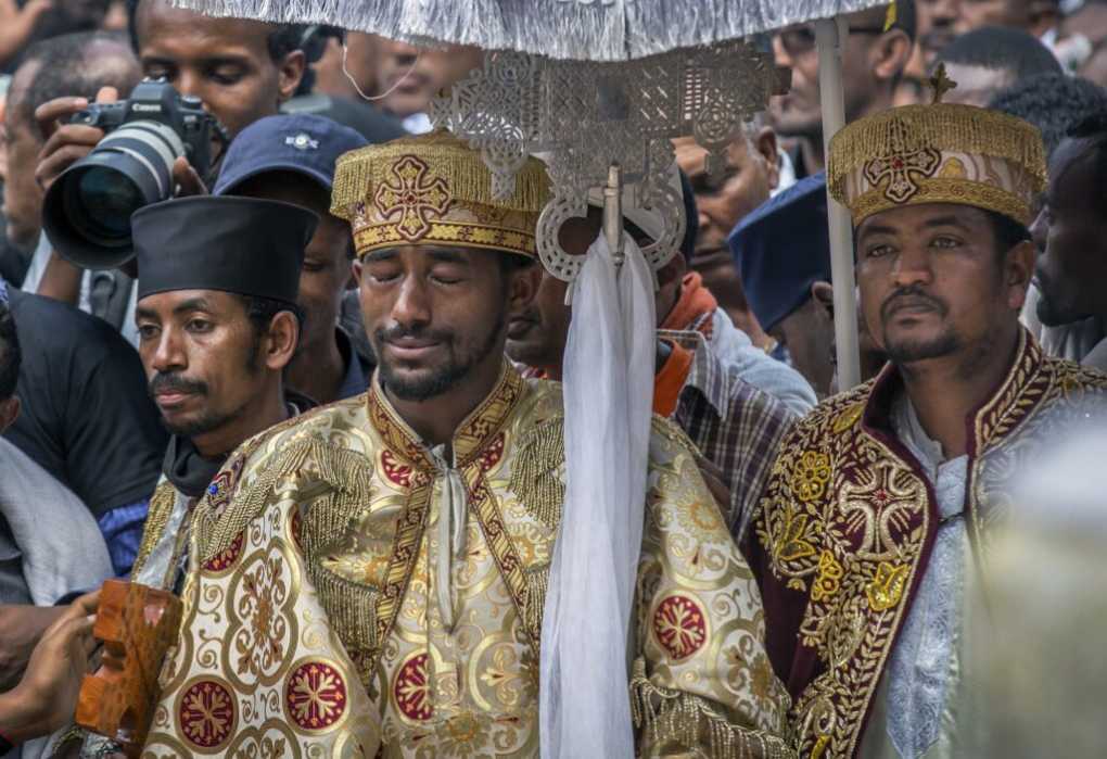 Ethiopians hold mass funeral ceremony for Flight 302 crash victims