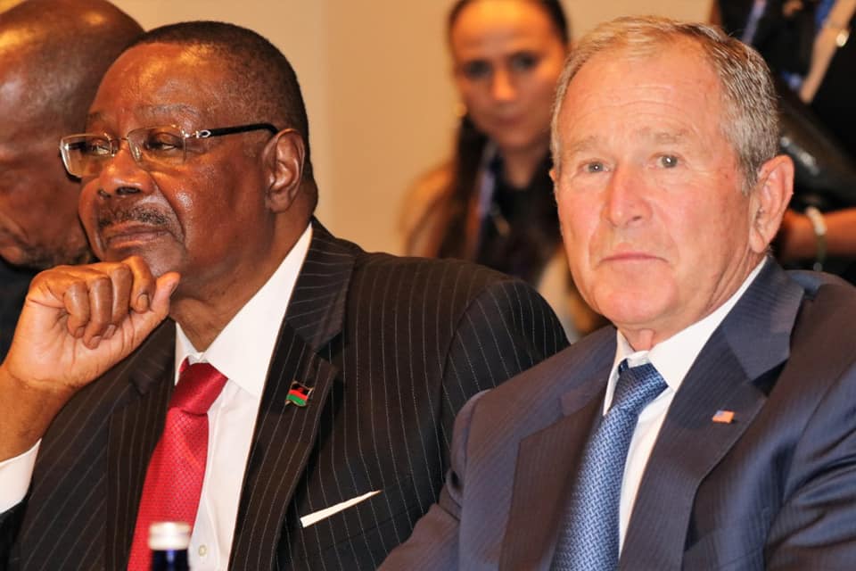 Mutharika with George Bush