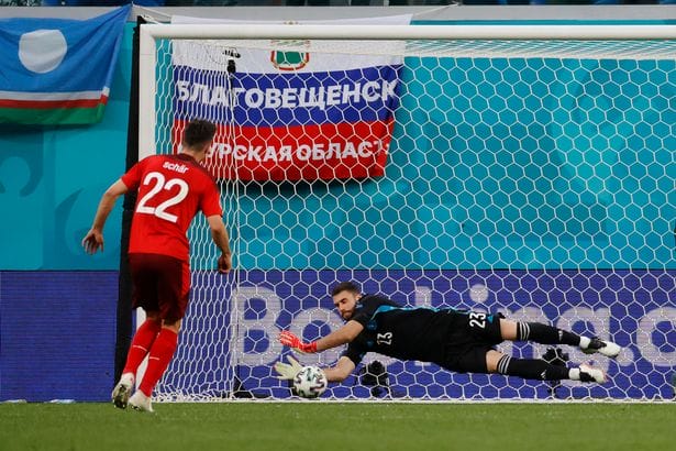 Unai Simon the hero as Spain beat Switzerland on penalties to reach semi-finals