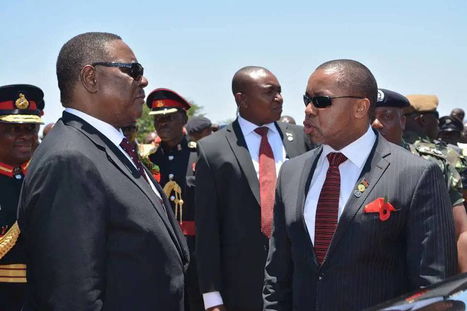 Peter Mutharika (L) Saulos Chilima (R)
