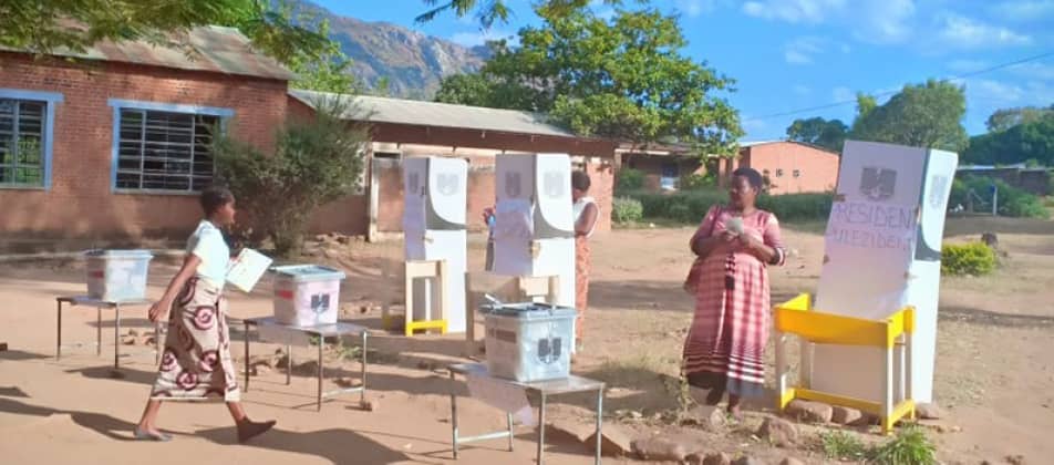 Malawians Voting