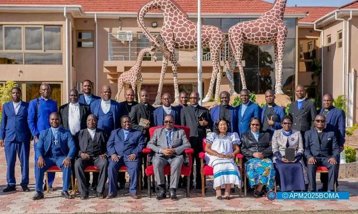 President Lazarus Chakwera panics, invites Blantyre Synod pastors to luncheon