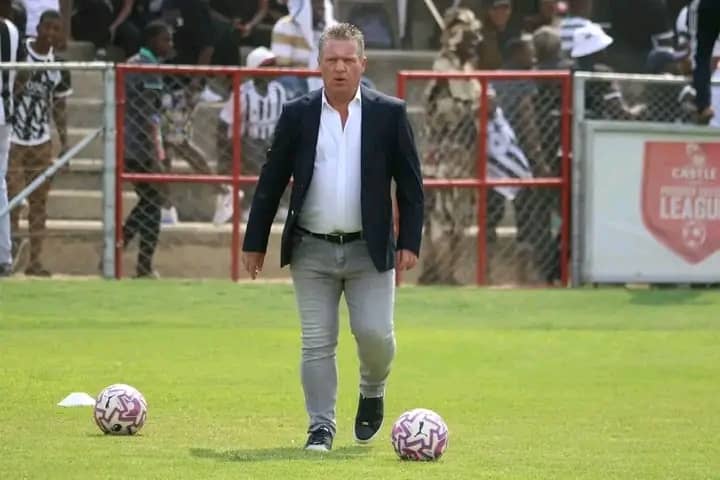 Zimbabwe’s Highlanders parts ways with head coach Pieter De Jongh
